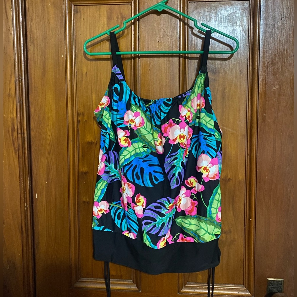 Caribbean Joe bathing suit top size 10 NWT!